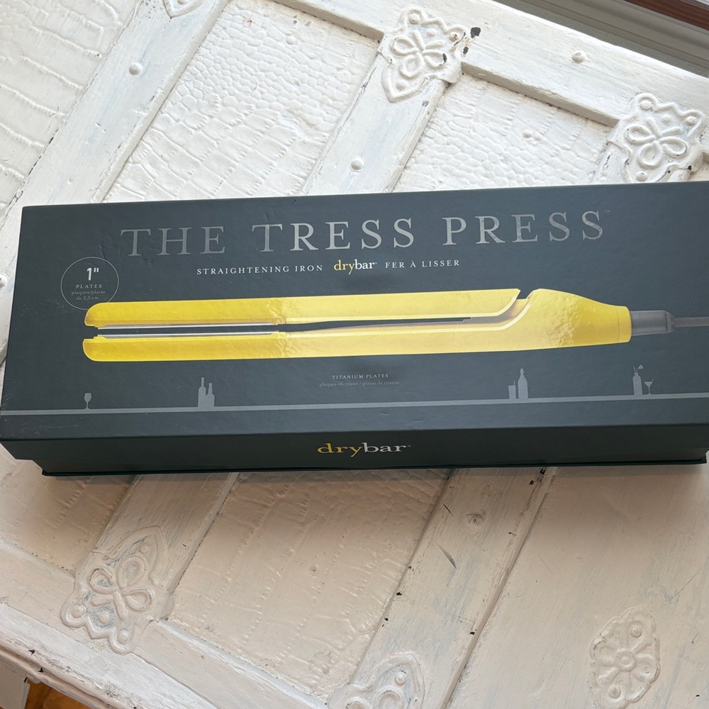 Drybar The Tress Press Yellow Straightening Iron